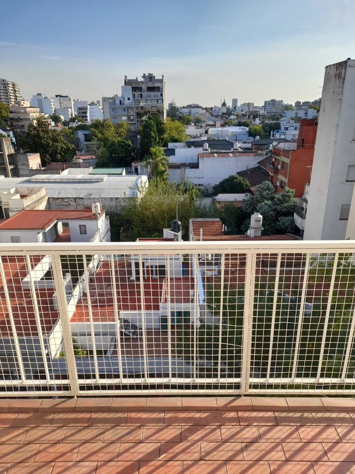 MONOAMBIENTE CON BALCON AL FRENTE MUY LUMINOSO