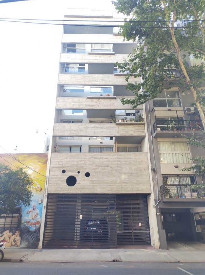 EXCELENTE DEPARTAMENTO AL FRENTE CON BALCON ATERRAZADO
