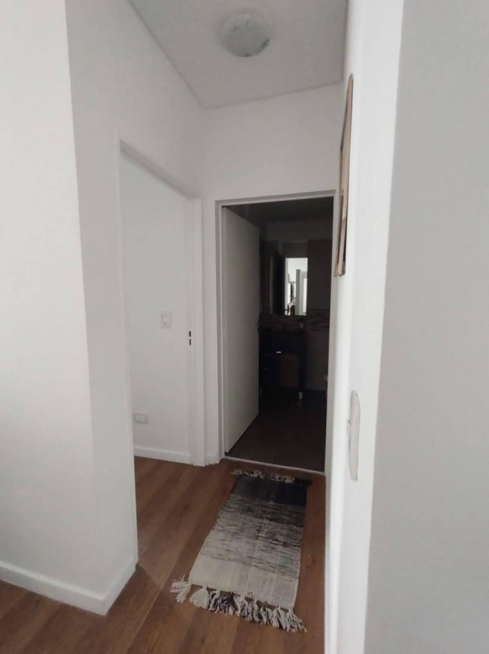 EXCELENTE DEPARTAMENTO AL FRENTE CON BALCON ATERRAZADO