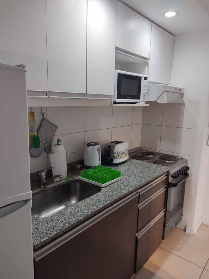 EXCELENTE DEPARTAMENTO AL FRENTE CON BALCON ATERRAZADO