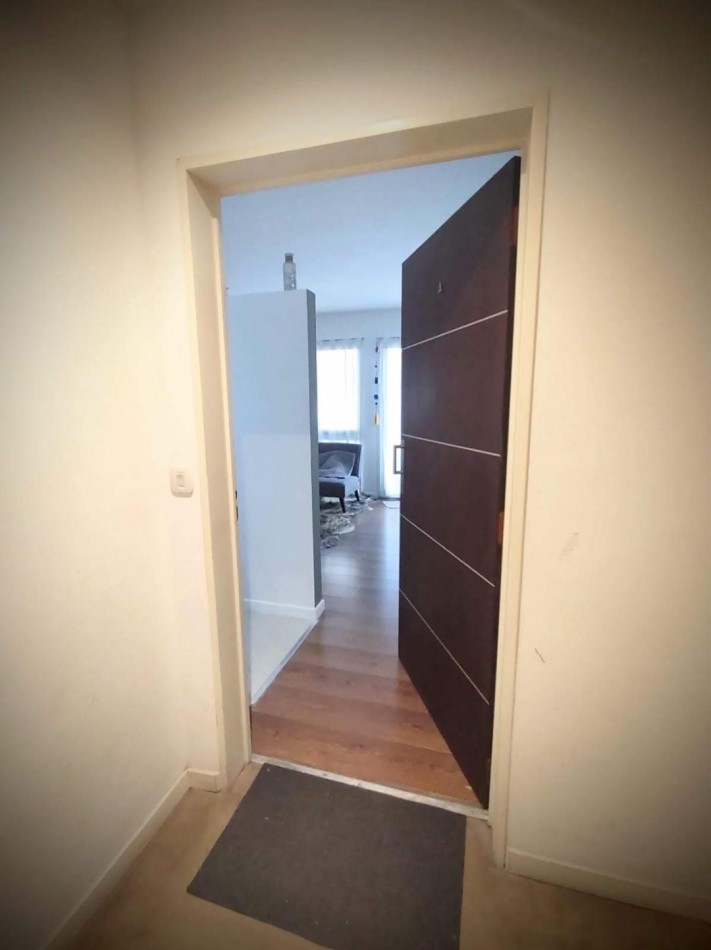 EXCELENTE DEPARTAMENTO AL FRENTE CON BALCON ATERRAZADO