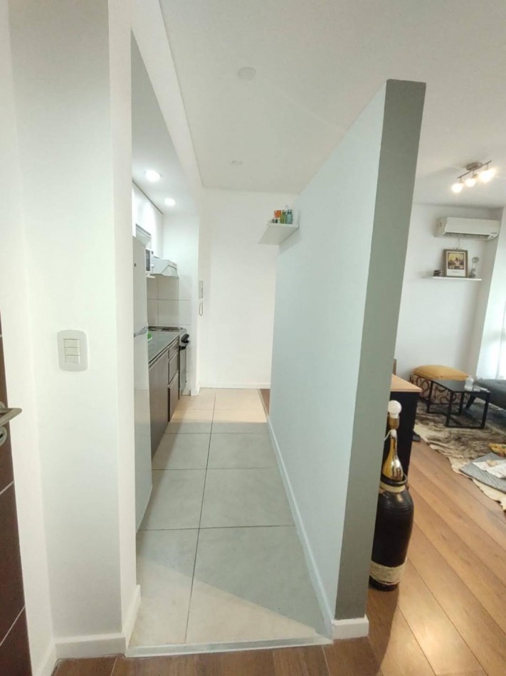EXCELENTE DEPARTAMENTO AL FRENTE CON BALCON ATERRAZADO