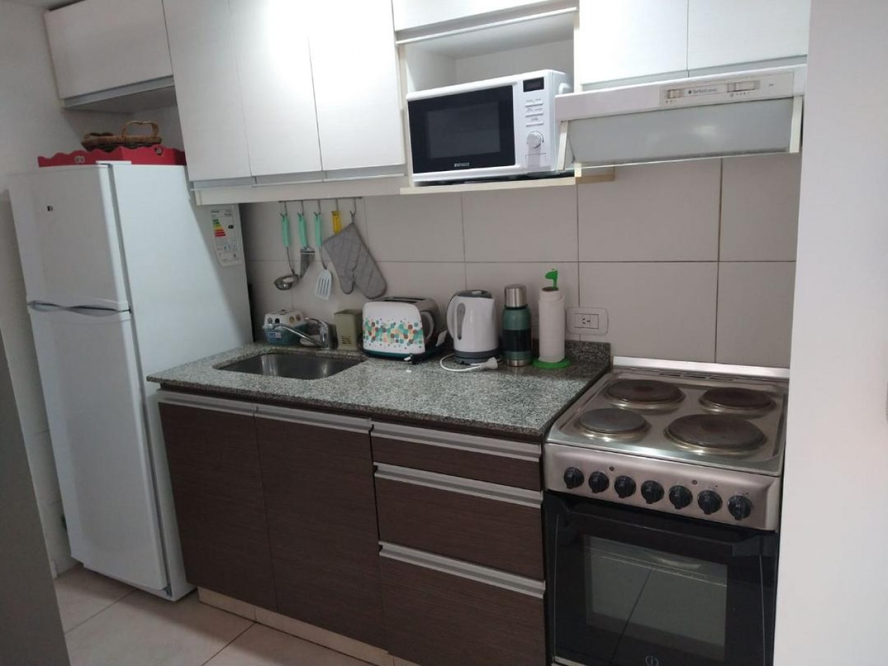EXCELENTE DEPARTAMENTO AL FRENTE CON BALCON ATERRAZADO