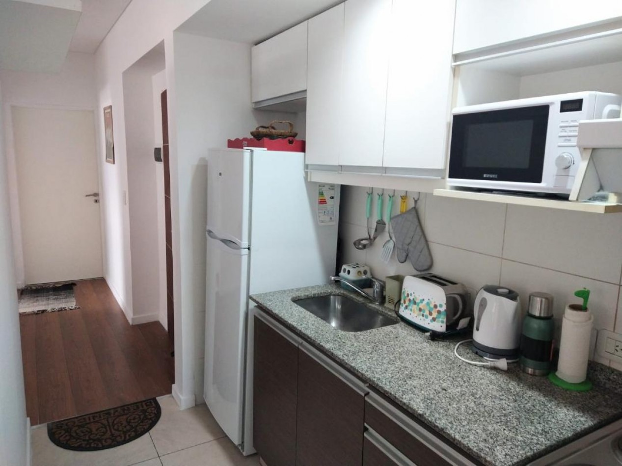 EXCELENTE DEPARTAMENTO AL FRENTE CON BALCON ATERRAZADO